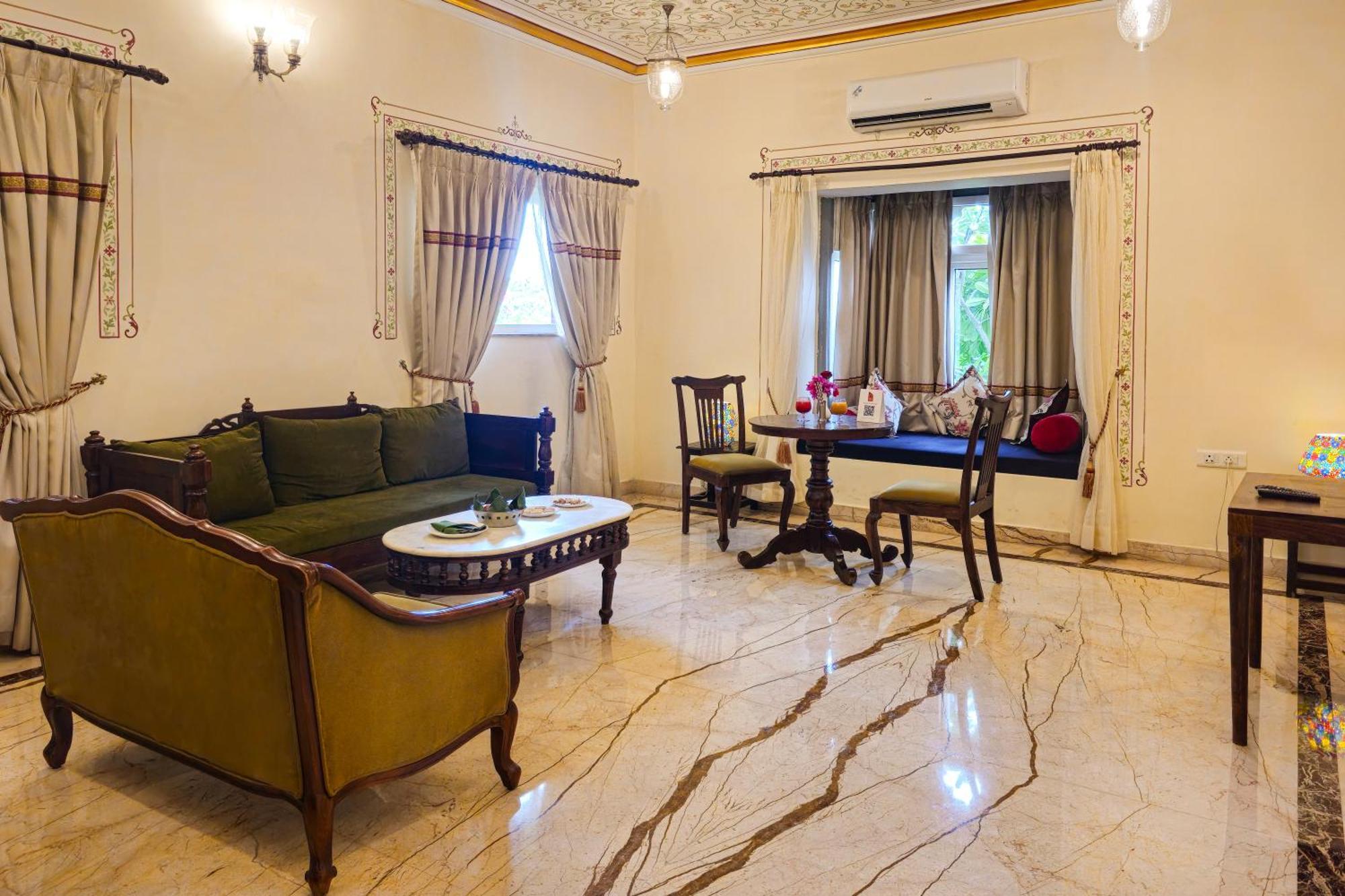 The Amargarh Hotel Udaipur Buitenkant foto